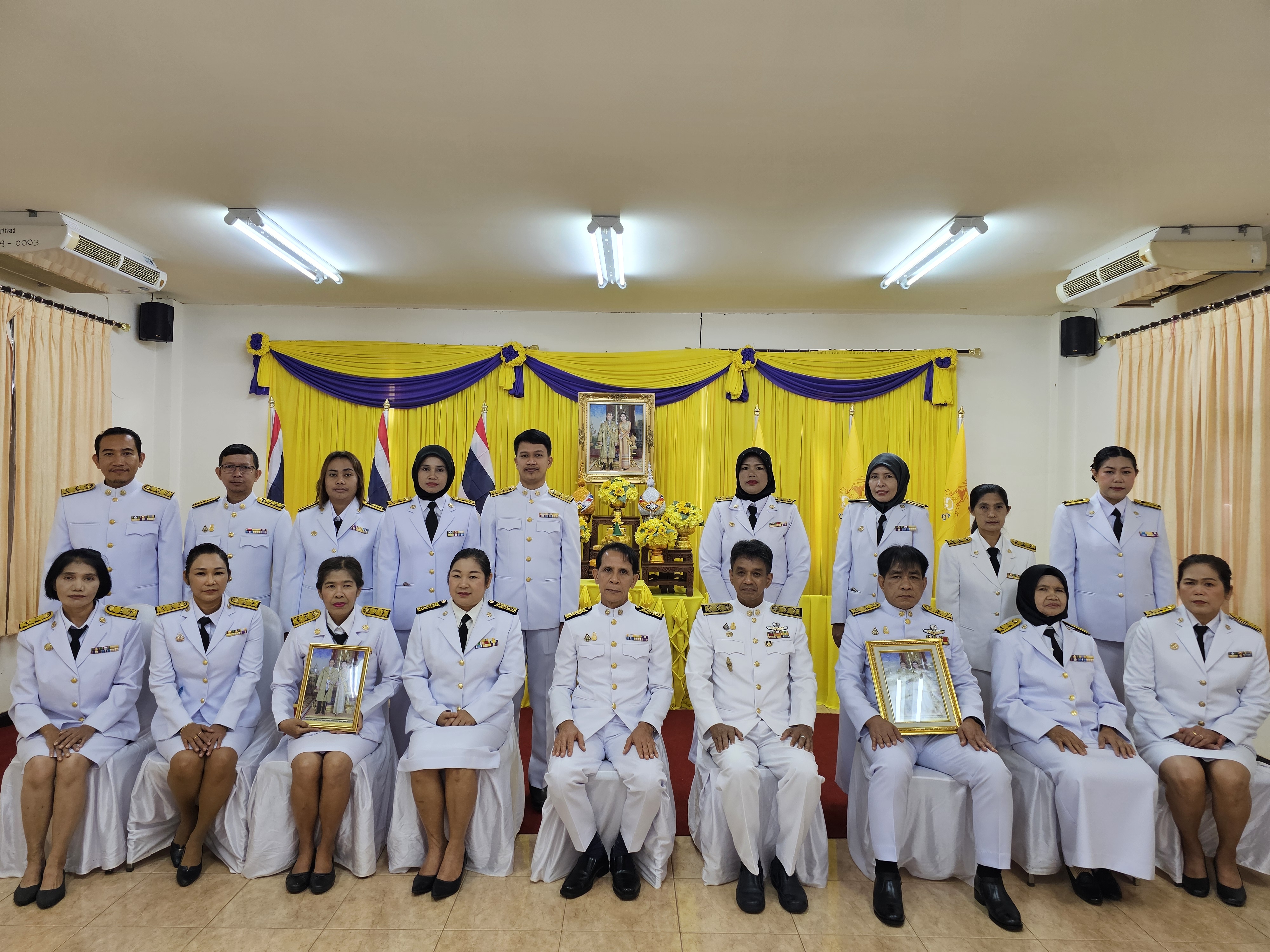 พิธีรับพระราชทานพระบรมฉายาลักษณ์ พระบรมสมเด็จพระเจ้าอยู่หัวและสมเด็จพระนางเจ้าฯ พระบรมราชินี✨✨