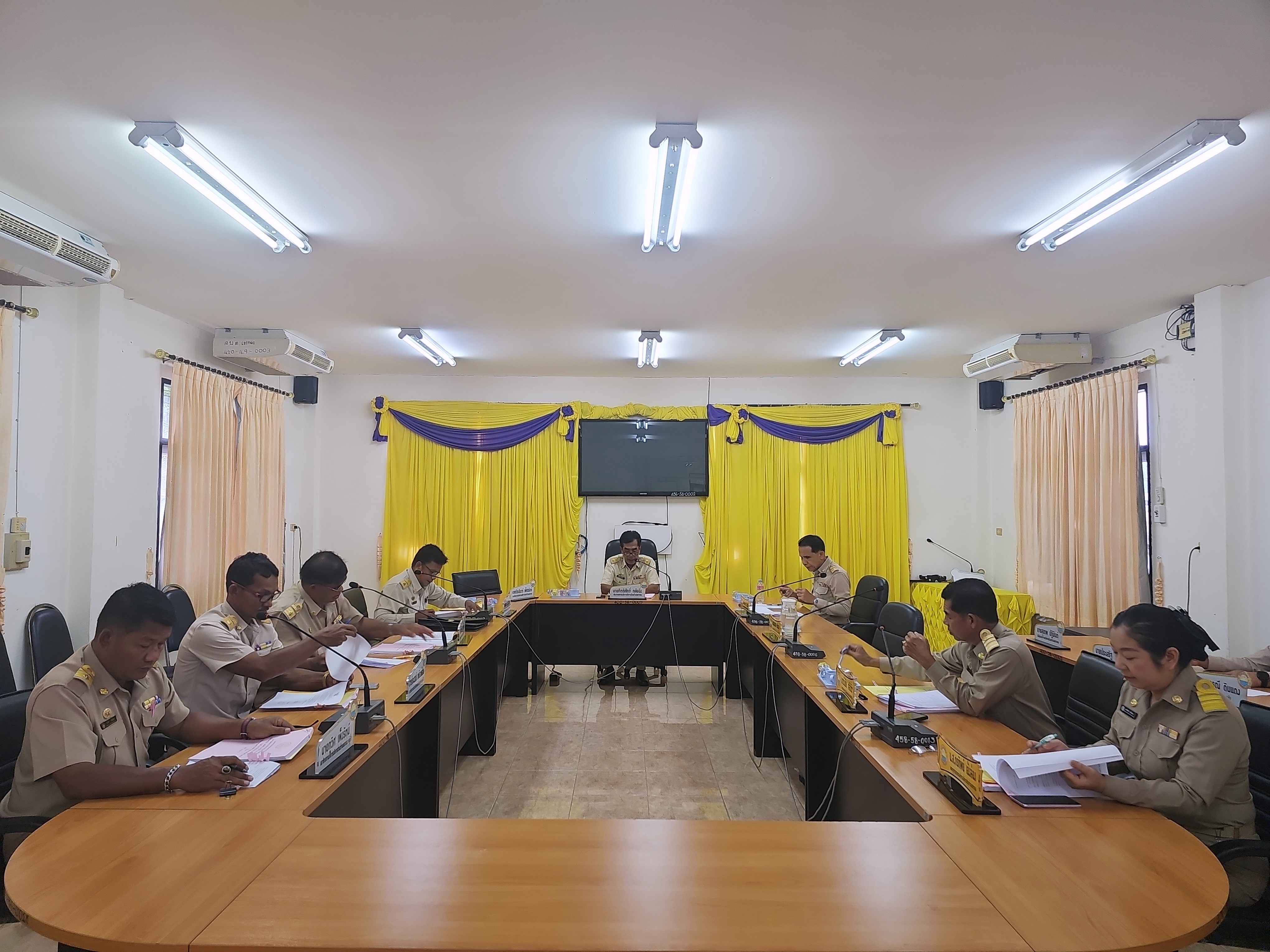 ประชุมสภาองค์การบริหารส่วนตำบลเขาทอง สมัยวิสามัญ สมัยที่ 2 ครั้งที่ 1/2568