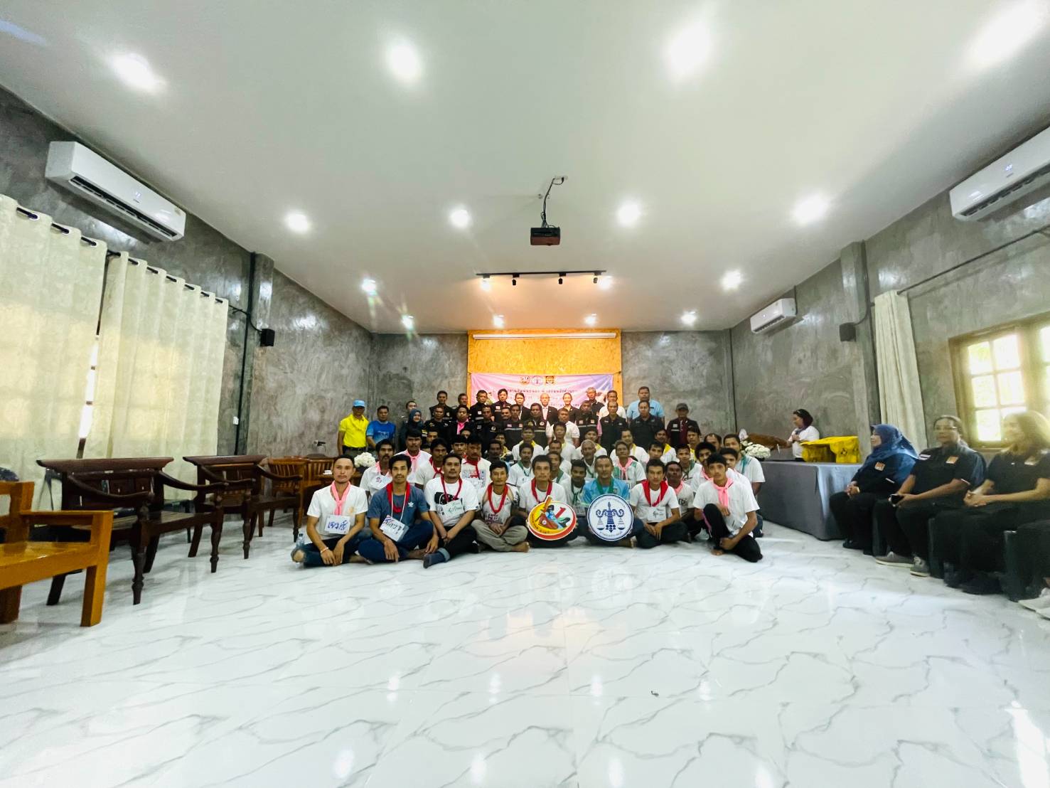 ร่วมเป็นเกียรติในพิธีเปิด โครงการสานสัมพันธ์พี่-น้อง เสริมพลังต้านยาเสพติด รุ่นที่ 4