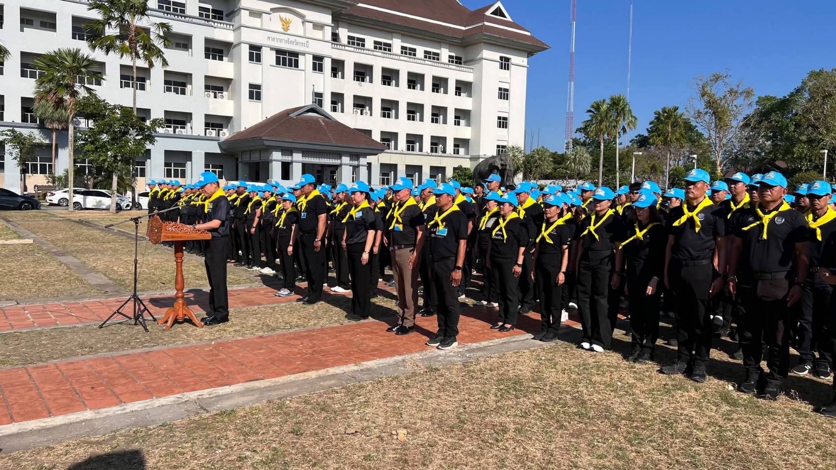 องค์การบริหารส่วนตำบลเขาทอง เข้าร่วมกิจกรรมจิตอาสาบำเพ็ญพระราชกุศล อุทิศถวายสมเด็จพระนางเจ้าสิริกิติ์ พระบรมราชินีนาถ พระบรมราชชนนีพันปีหลวง เนื่องในวาระครบ 100 วัน (สตมวาร) แห่งการสวรรคต