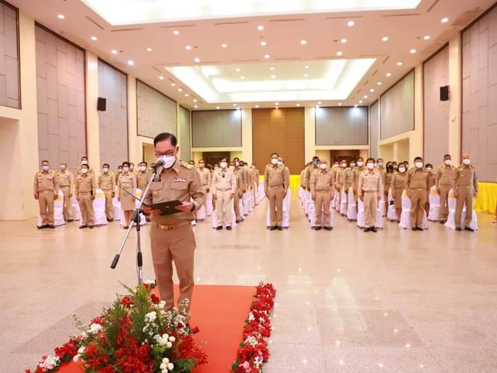 ร่วมพิธีถวายสักการะ  พระบาทสมเด็จพระจุลจอมเกล้าเจ้าอยู่หัว เนื่องในวันท้องถิ่นไทย