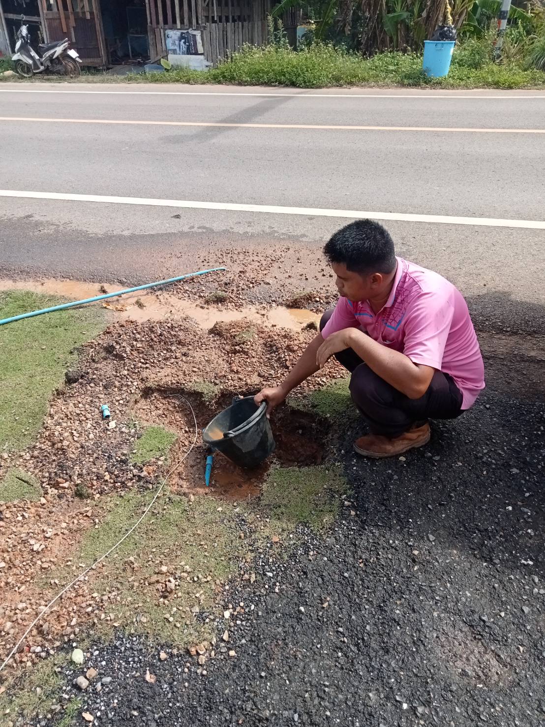 ประมวลภาพซ่อมแซมประปา หมู่ที่ 2 บ้านเขาทอง