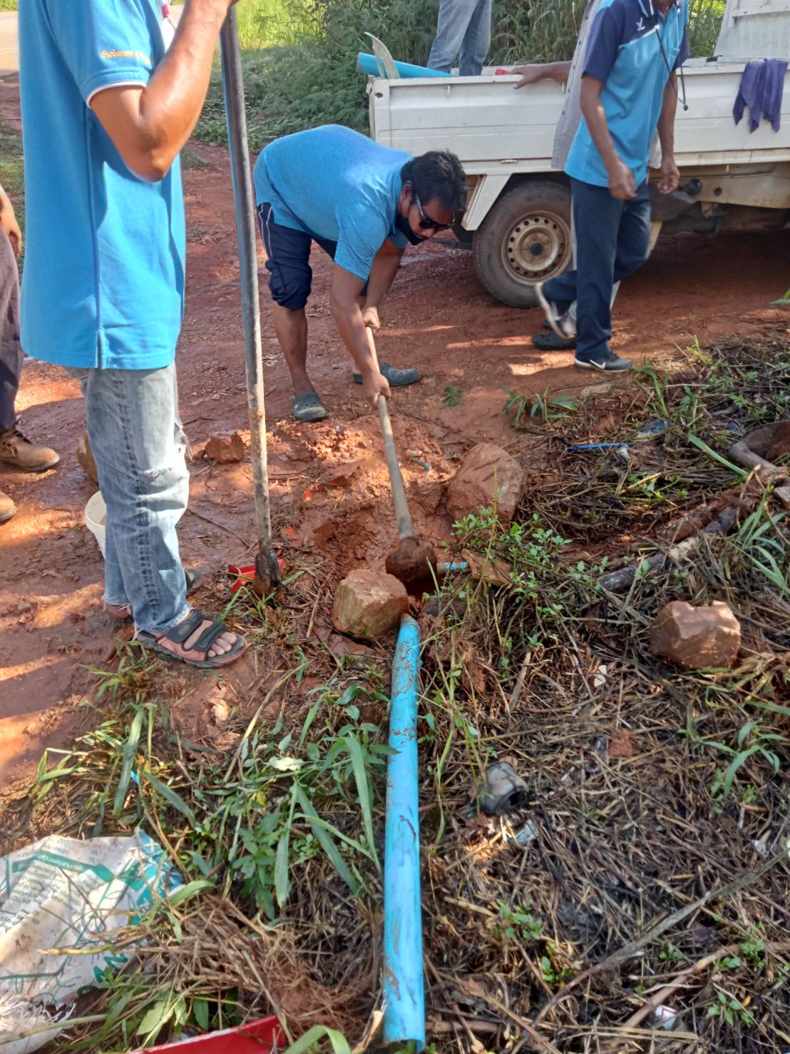 ประมวลภาพซ่อมแซมประปา หมู่ที่ 4 บ้านน้ำโครมโครม